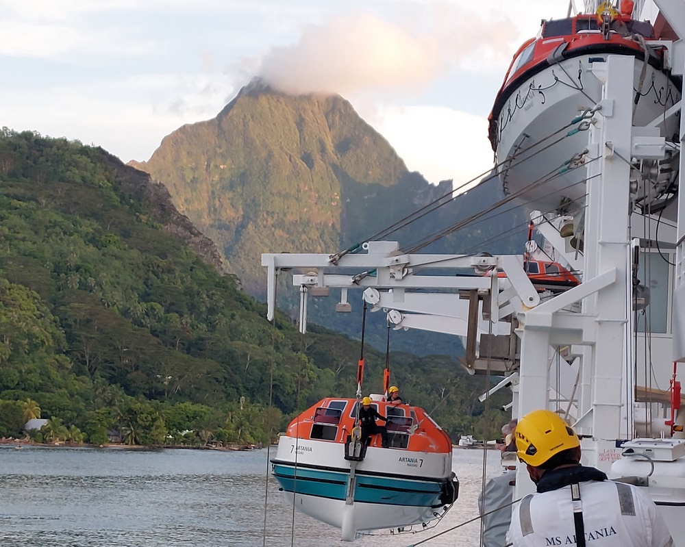 2025-02-22-P-Moorea-20250222_181455_ji.jpg